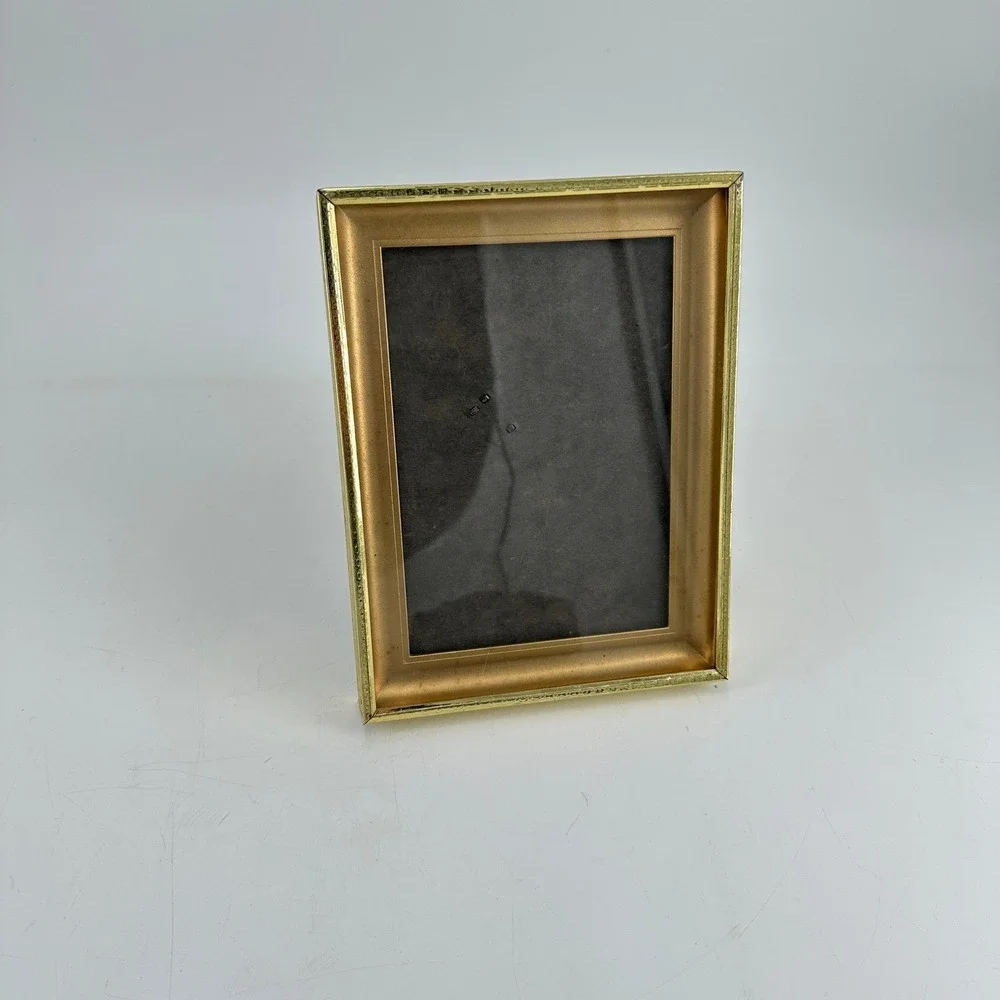 Vintage Style Gold Gilded Embossed Floral 5x7 Picture Frame Tabletop Easel Back